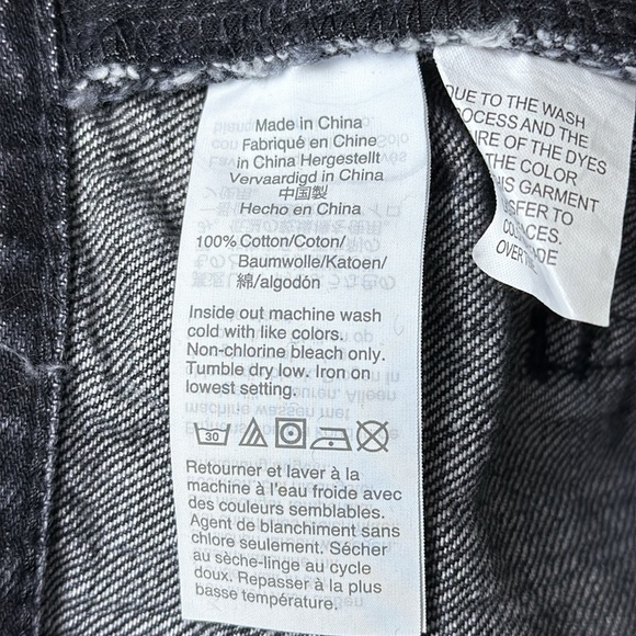 MADEWELL Relaxed Denim Shorts Black Fade Button Fly Raw Hem SZ 30 - Picture 7 of 7